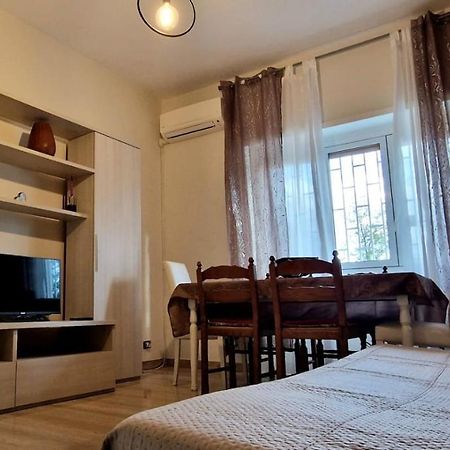 Holiday Home Telese Roma Bagian luar foto