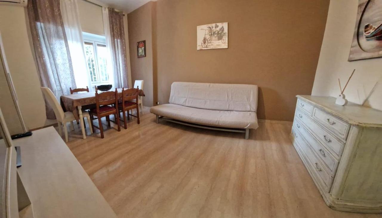 Holiday Home Telese Roma Bagian luar foto