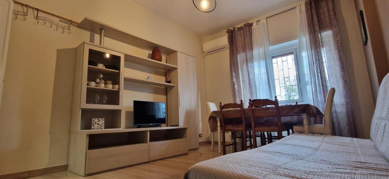 Holiday Home Telese Roma Bagian luar foto