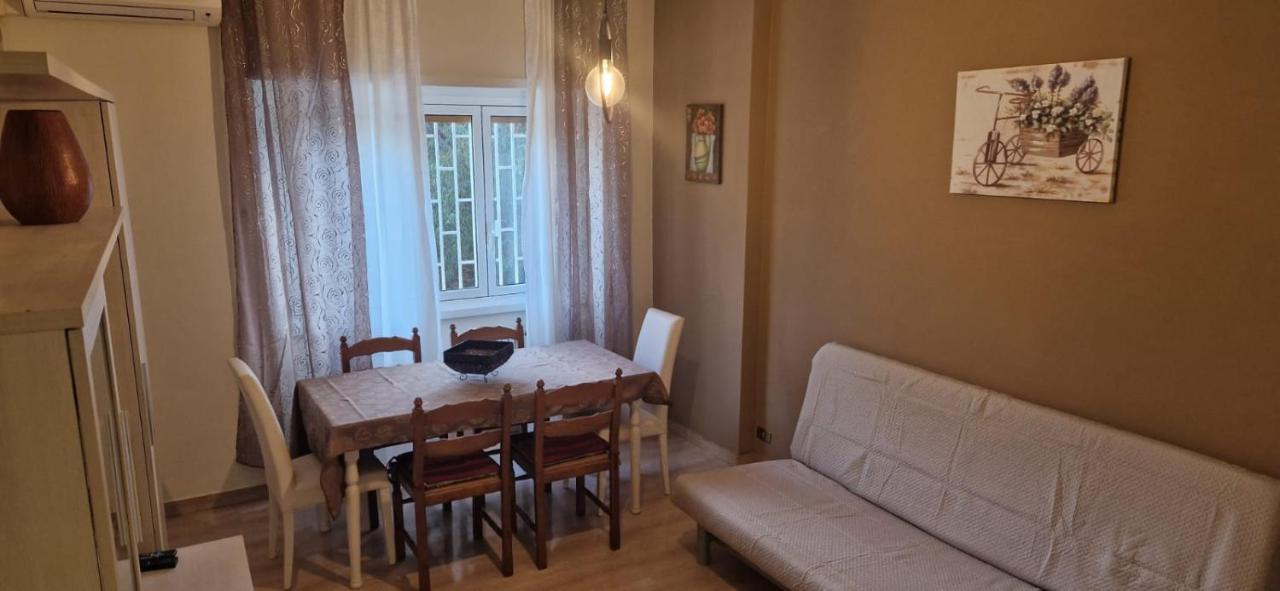 Holiday Home Telese Roma Bagian luar foto