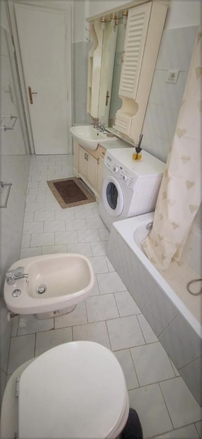 Holiday Home Telese Roma Bagian luar foto