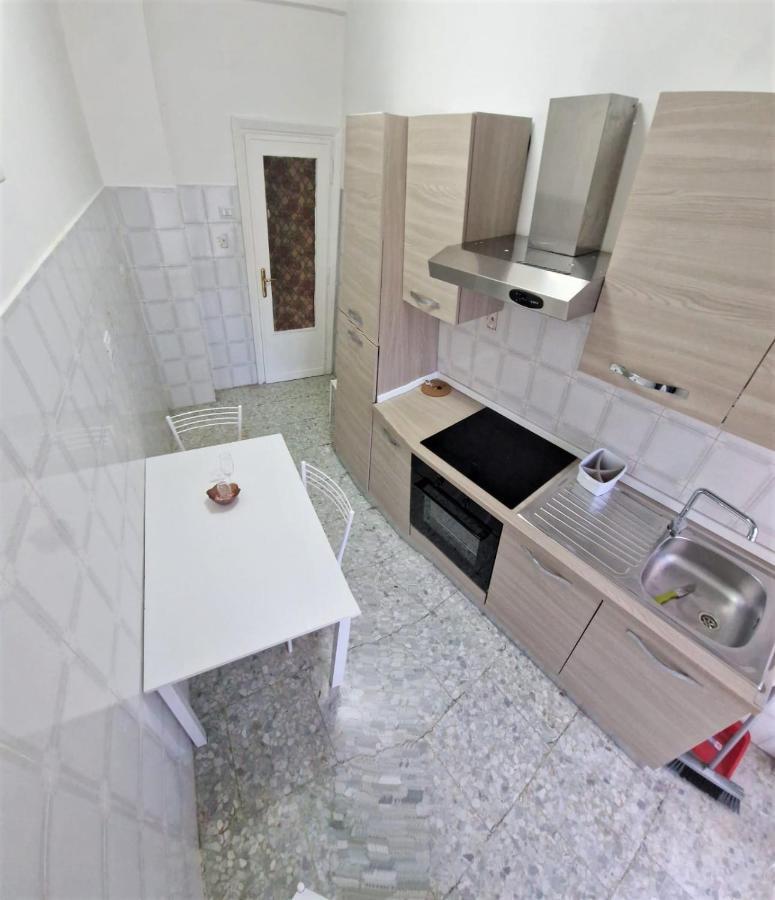 Holiday Home Telese Roma Bagian luar foto